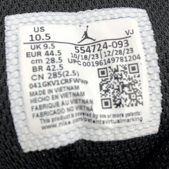 AIR JORDAN 1 MID RETRO TRIPLE BLACK 2022 Men Size 10.5 (+CERT./AUTHENTICITY) - Picture 8 of 8